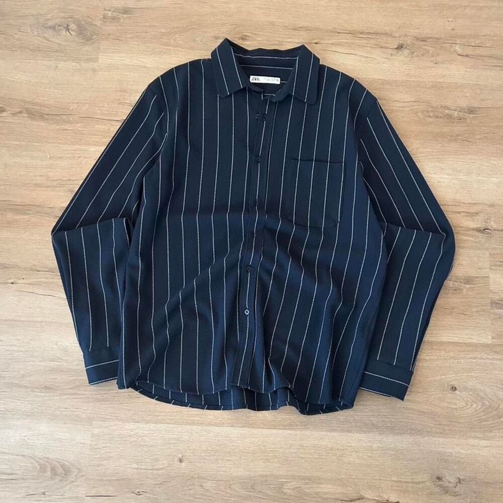 Zara Men's Navy and Black Shirt